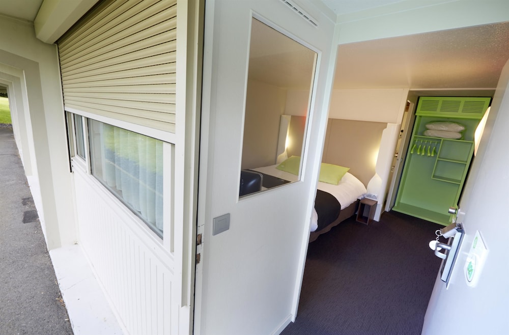 Standard Room, 2 Twin Beds - Photo 5