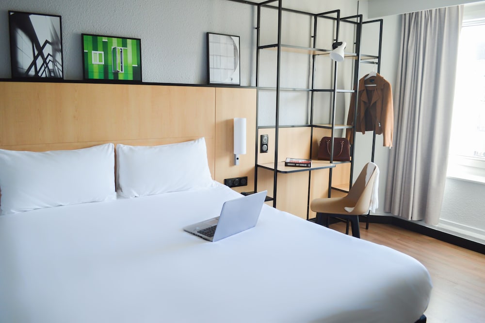 Comfort Room, 1 Double Bed (Eiffel Tower View)