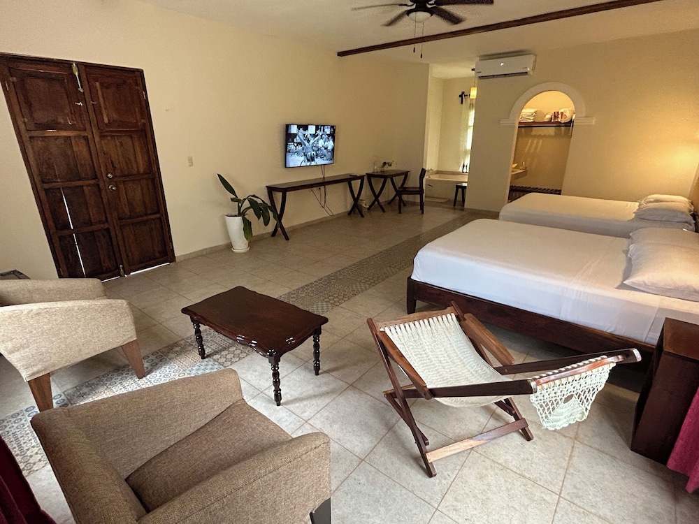 Deluxe Double Room, Bathtub, Garden View