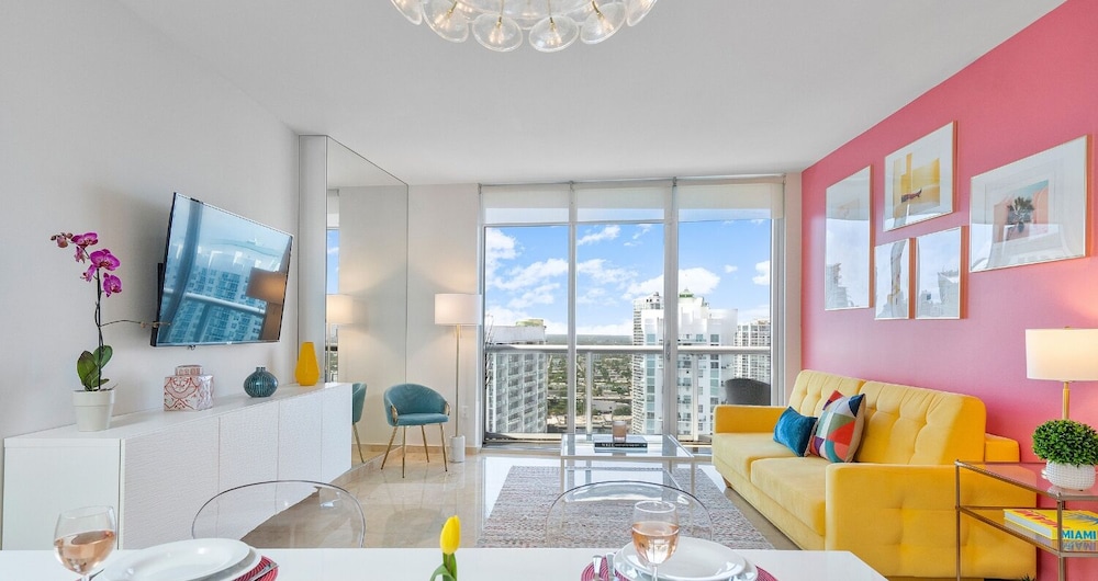 Boutique Apart, 1 King & Sofa Bed, Sauna, River/City Views, Balcony4206 thumbnail 5