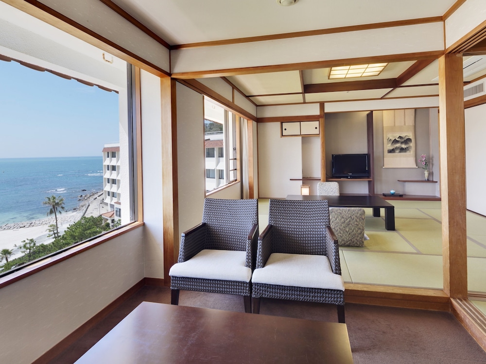 Royal Floor Japanese Room with Ocean View - Non-Smoking - Photo 2