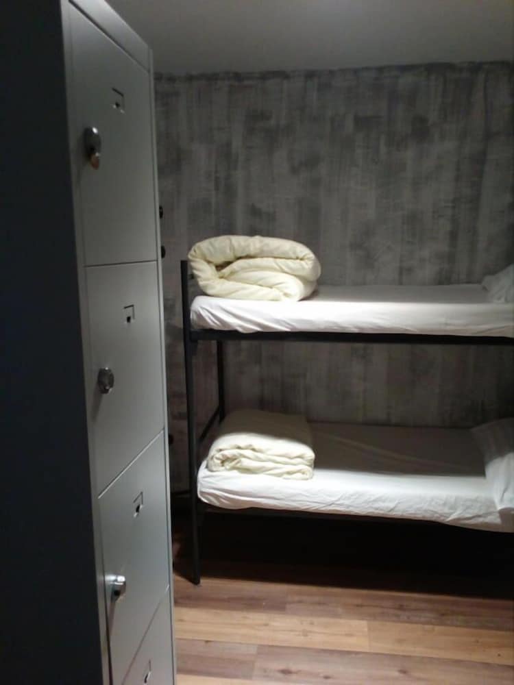 Bed In Shared Dormitory, Mixed Dorm (8 Beds) photo 1