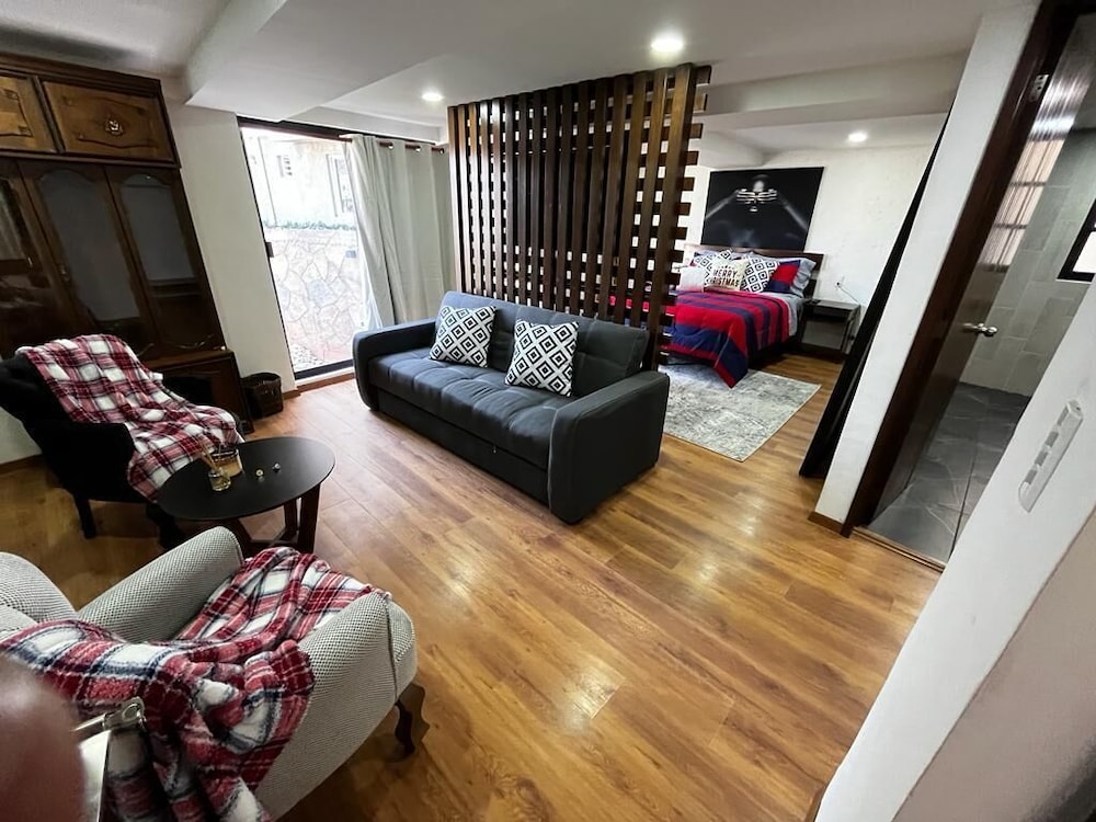 Family Suite, 1 Queen Bed with Sofa bed, Patio photo 3