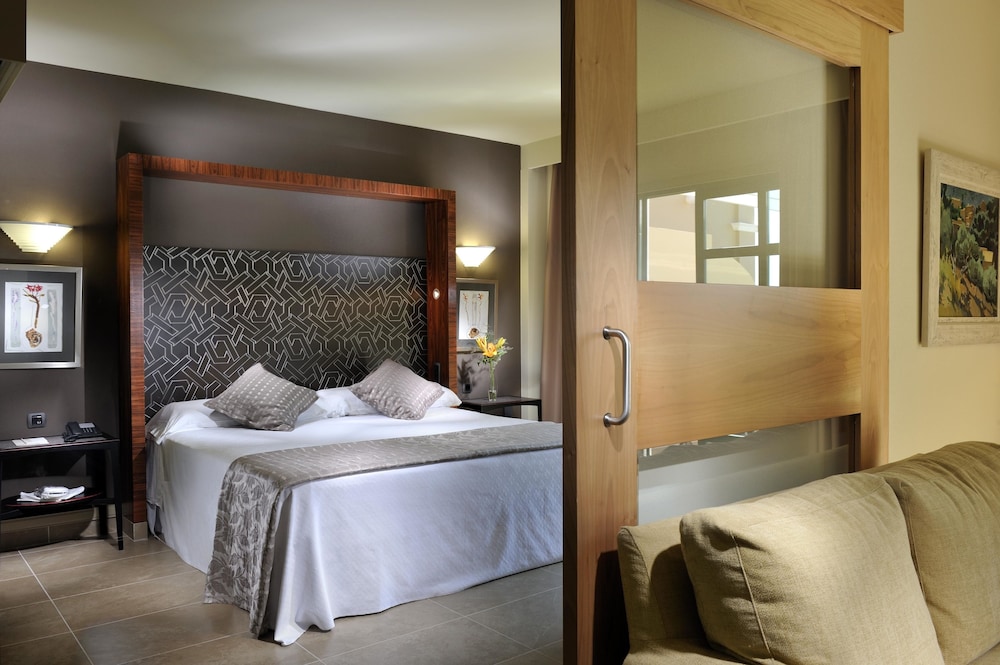 Superior Suite, Sea View (2 adults)