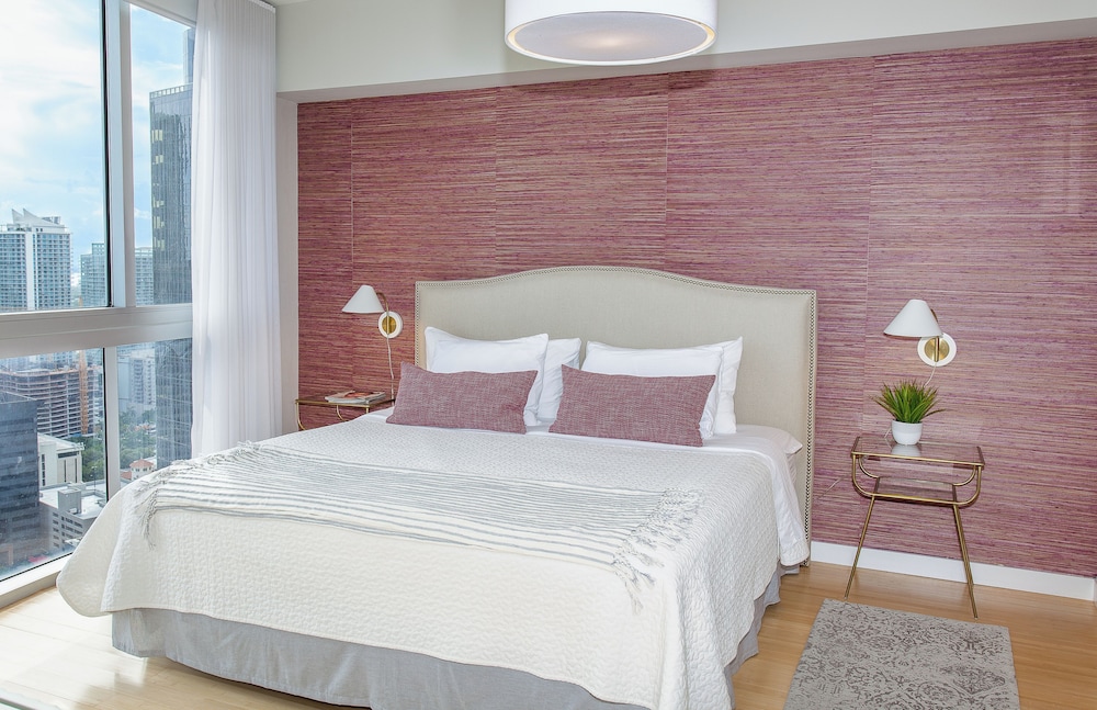 Presidential Corner Apart, 2/2 and Sofa Bed, Ocean View3710