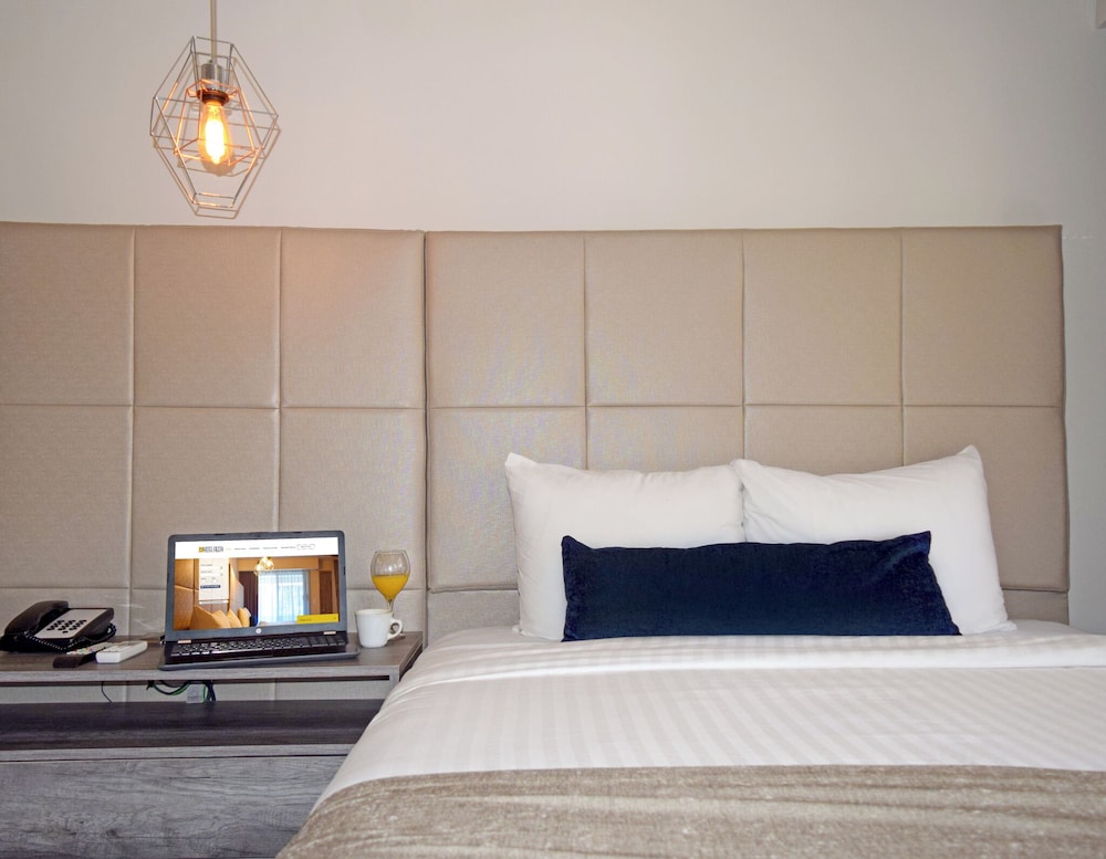 Premier Double Room - Photo 2