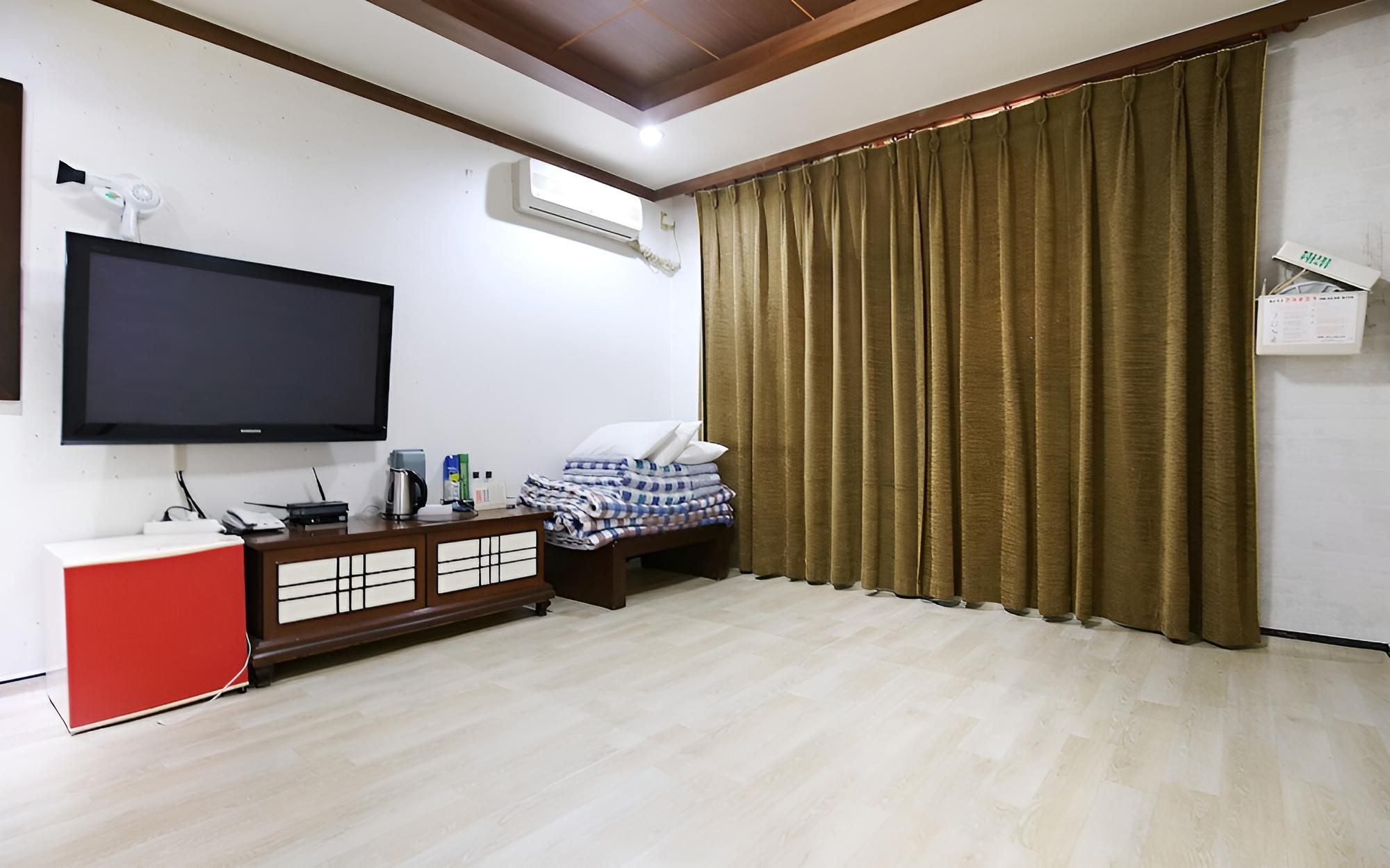 Room (Ondol Room) photo 1
