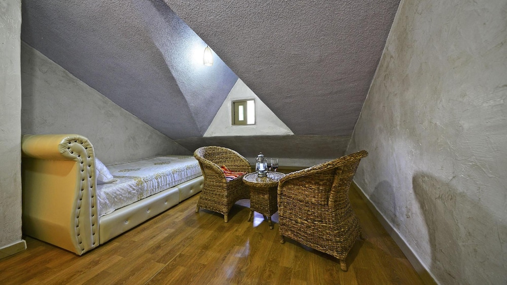 Basic Room, 1 Bedroom (Camomile 207) - Photo 2