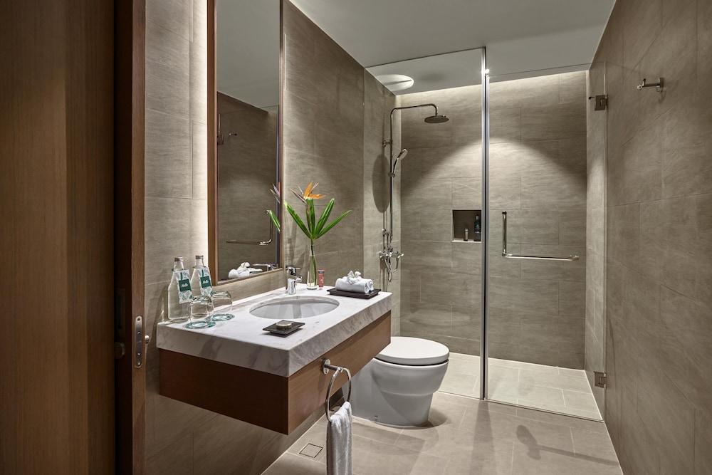 Superior Suite, Balcony (1 King Bed) - Photo 10
