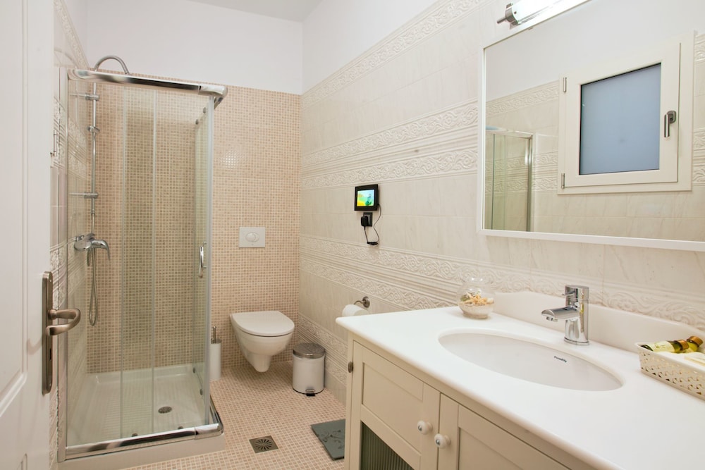 Junior Suite, Partial Sea View photo 2