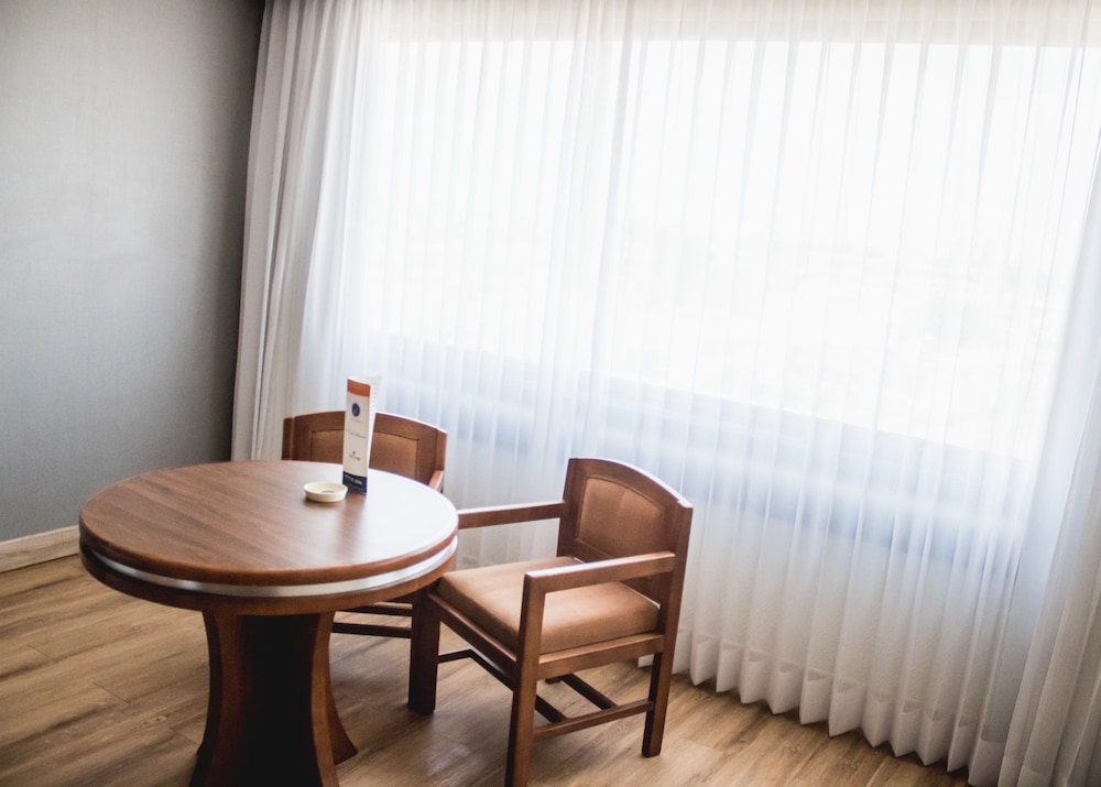 Standard Double Room, 2 Double Beds, Ensuite - Photo 2