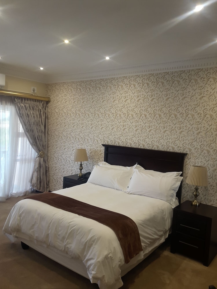 Honeymoon Room, Garden View photo 1