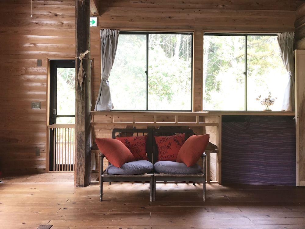 Log House Style Room photo 2