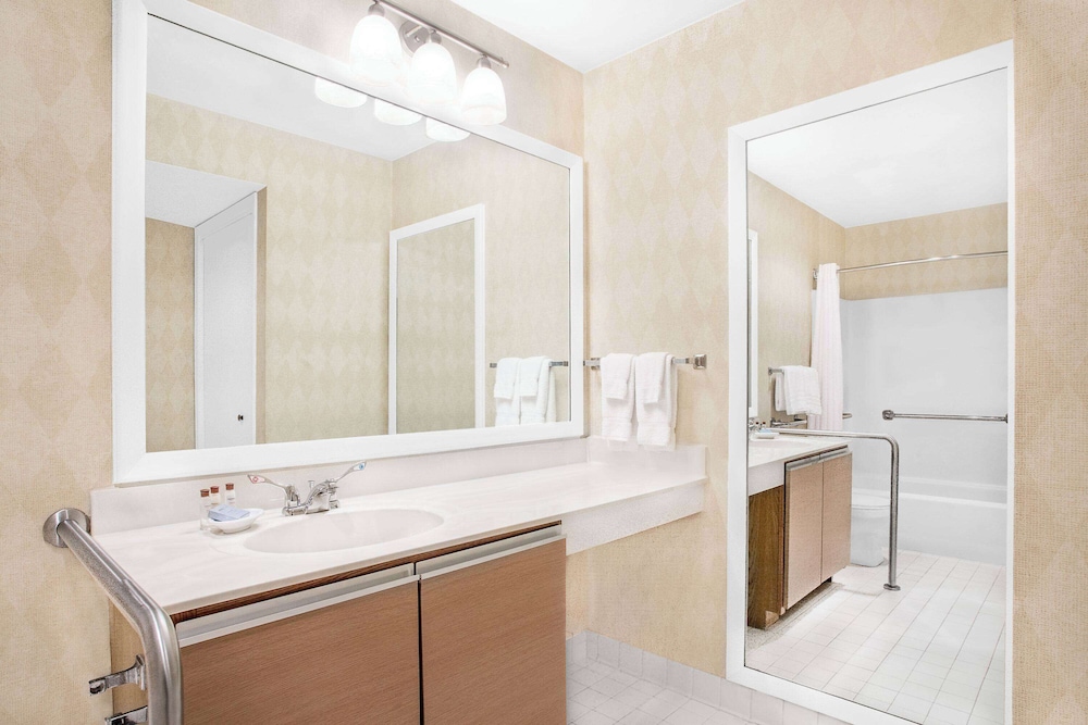 Executive Penthouse, 2 Queen Beds, Non Smoking (Penthouse Suite) photo 3