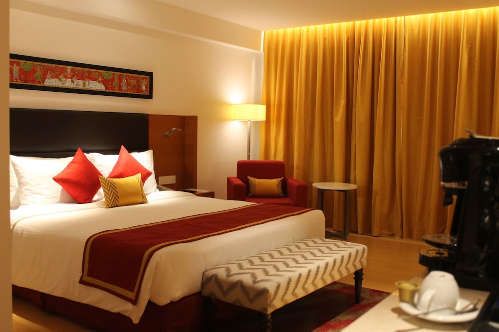 Deluxe Room, 1 Queen Bed photo 3