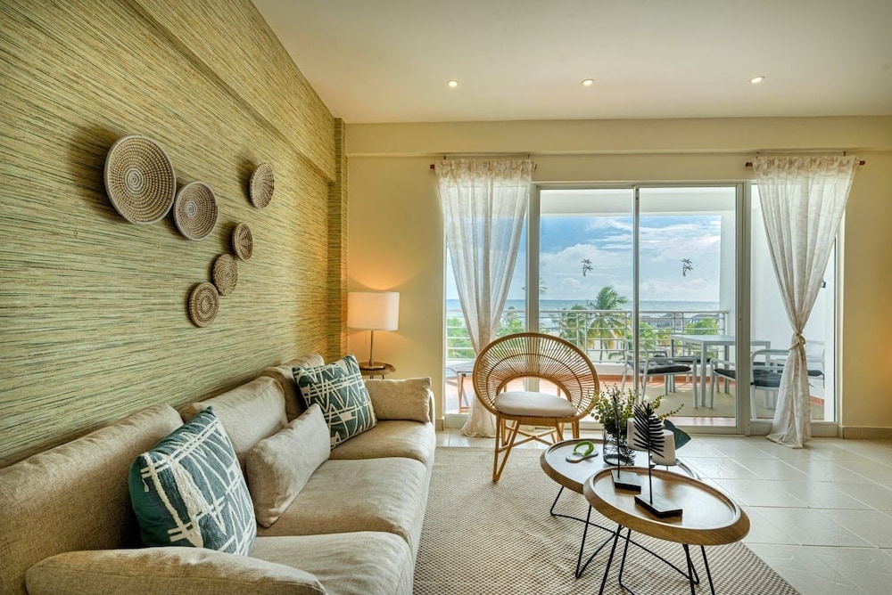 Classic Apartment, 2 Bedrooms, Balcony, Beach View photo 3