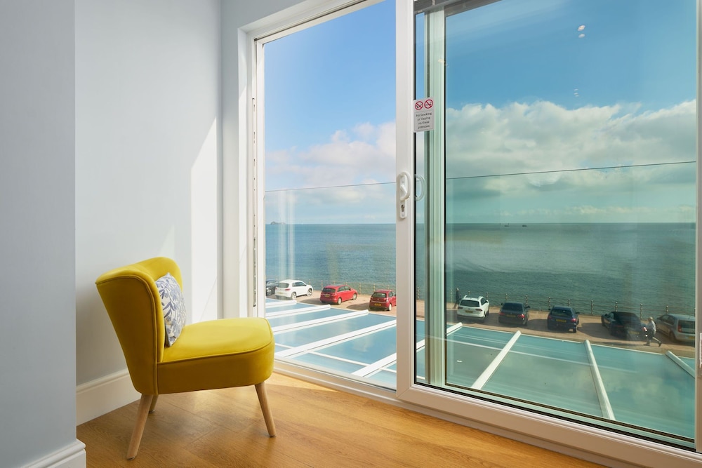 Superior Double Room, Ensuite, Sea View ( Cosy Room 4) photo 2