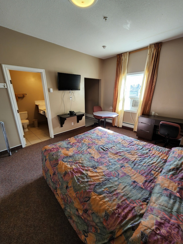 Single Room, 1 Queen Bed photo 1