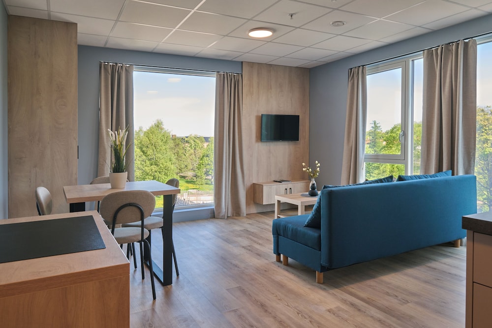Deluxe Studio Suite