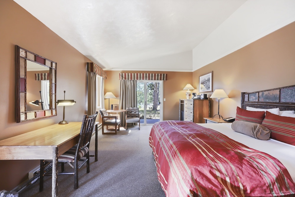 Premium Cabin, 1 King Bed photo 1