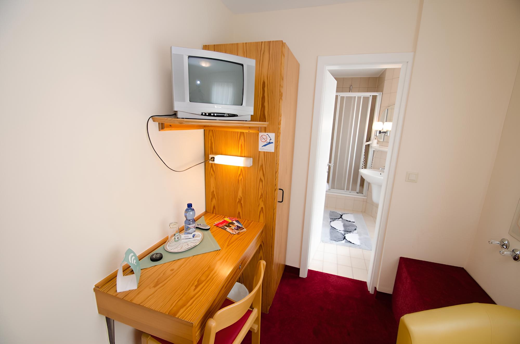 Single Room photo 3