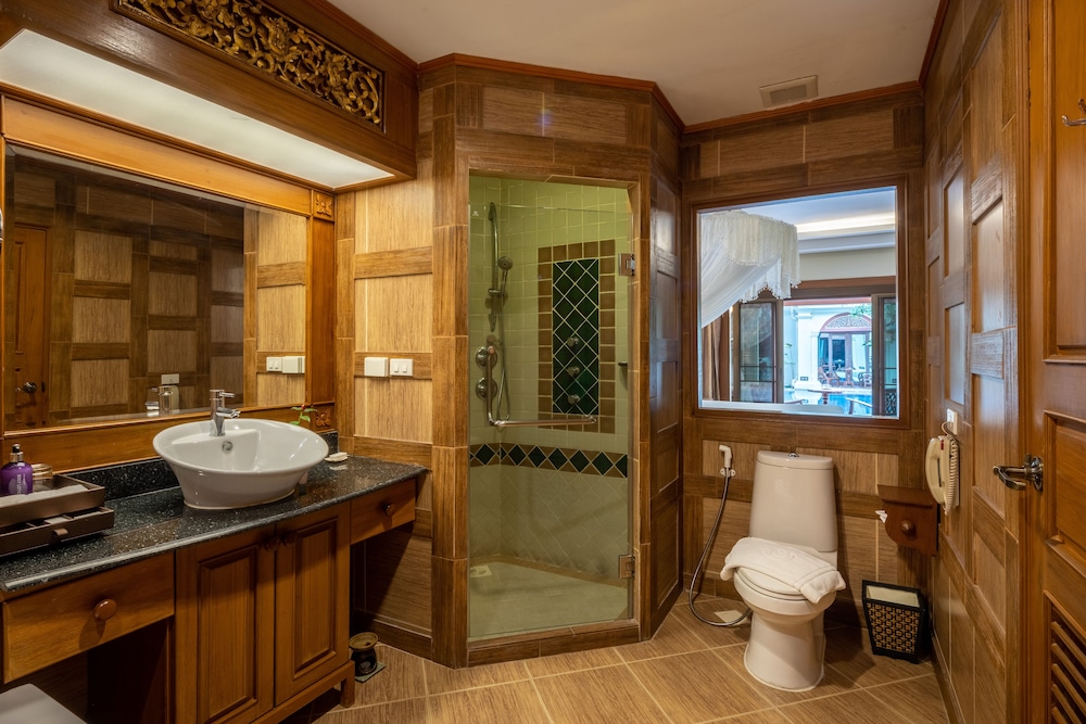 Deluxe Room, 1 King Bed, Pool Access (Lanna) - Photo 4
