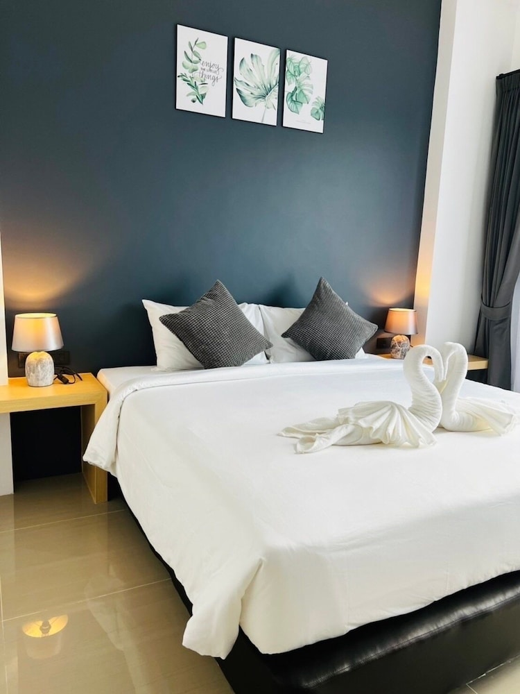 Deluxe Double or Twin Room - Photo 1