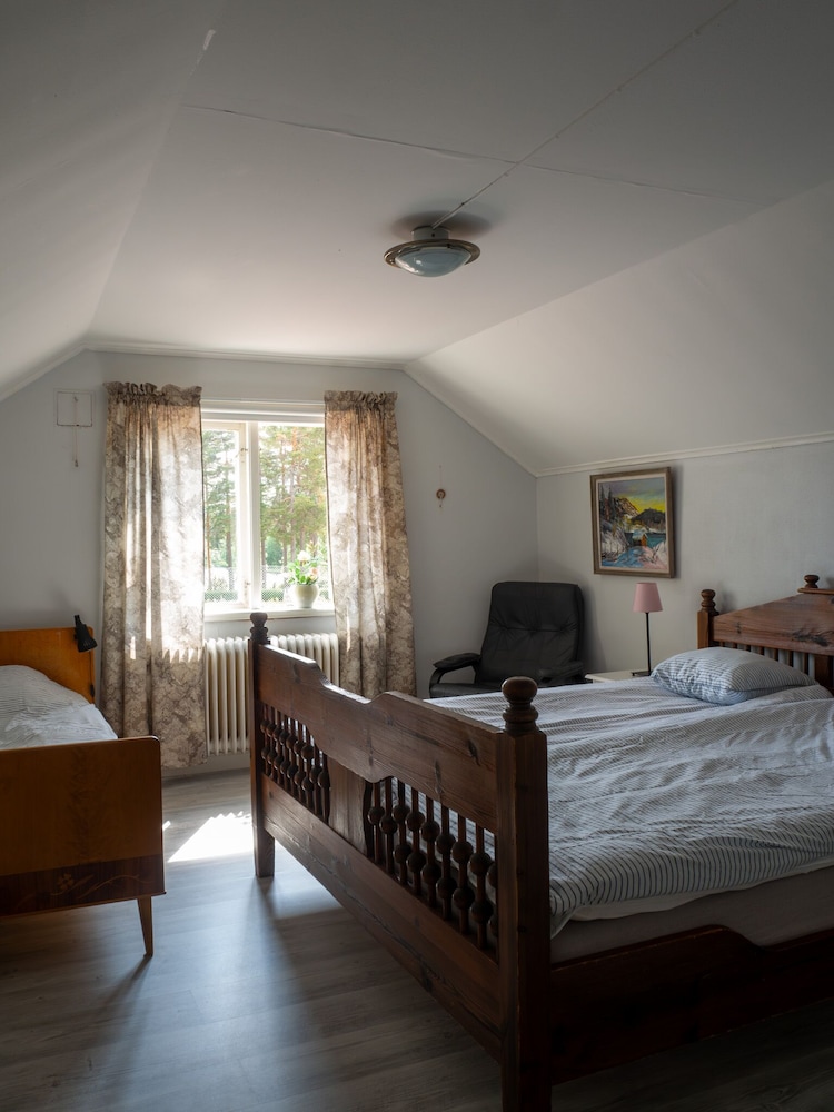 Family Room, 2 Bedrooms, Ensuite, Lake View photo 1