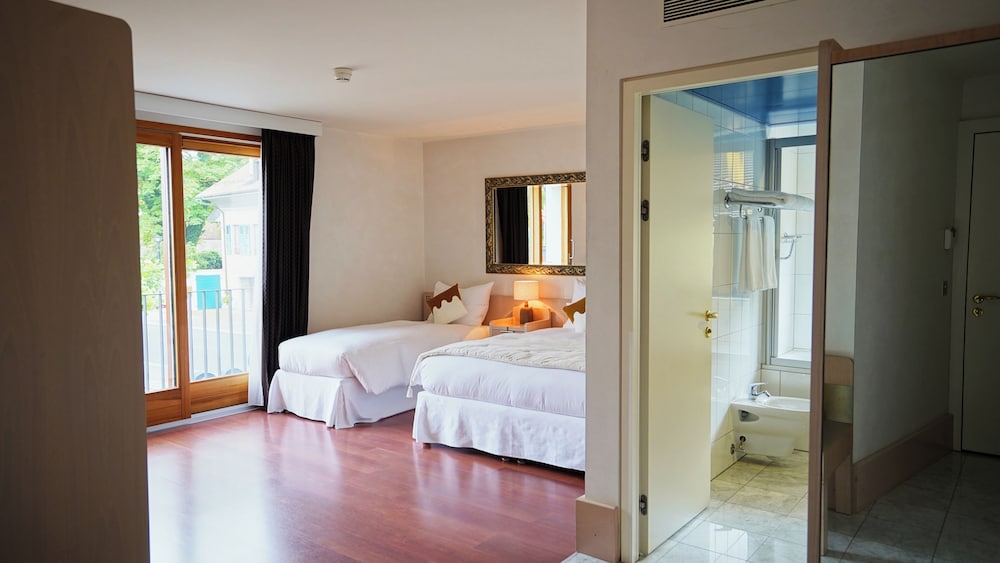 Classic Quadruple Room