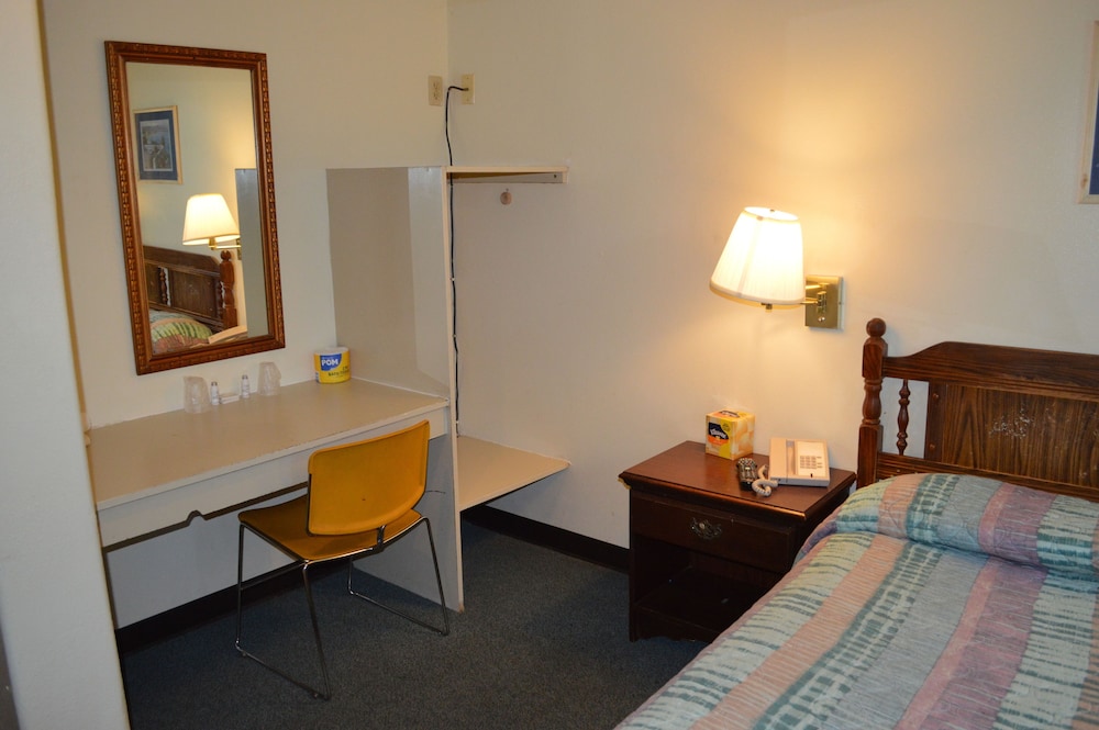 Room, 1 Queen Bed, Private Bathroom photo 1
