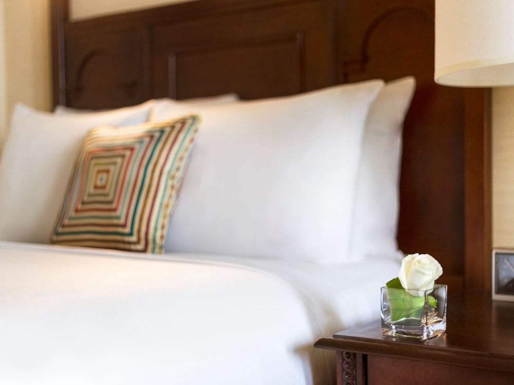 Room, 1 Queen Bed, Non Smoking (Fairmont Room)