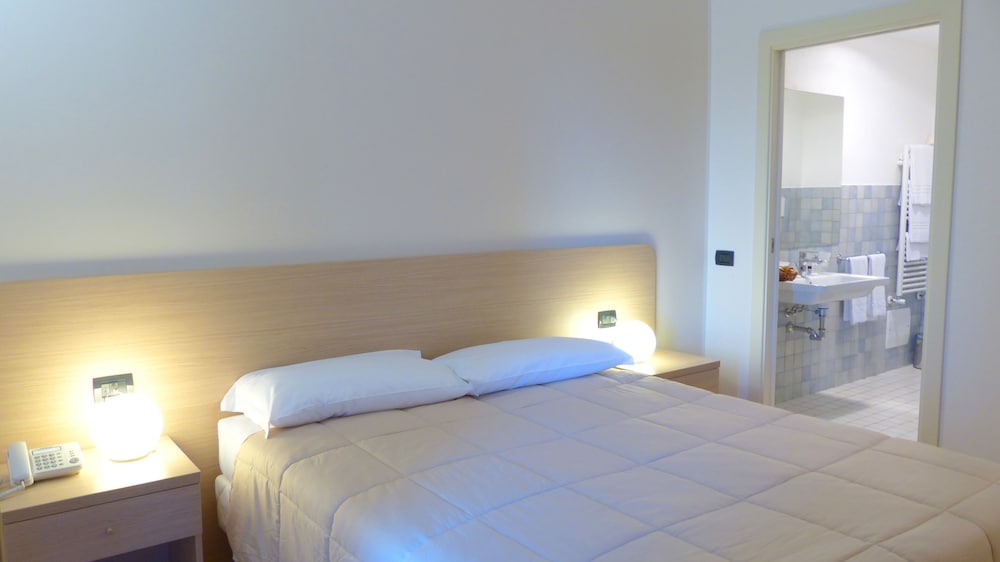 Deluxe Room, Garden View photo 2