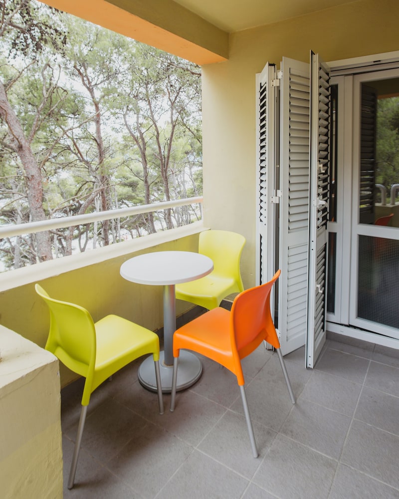 Apartment With Sea View (2 Adl + 1 Ch) photo 1