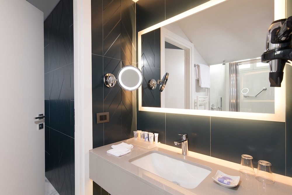 Superior Double or Twin Room, 1 Bedroom - Photo 5