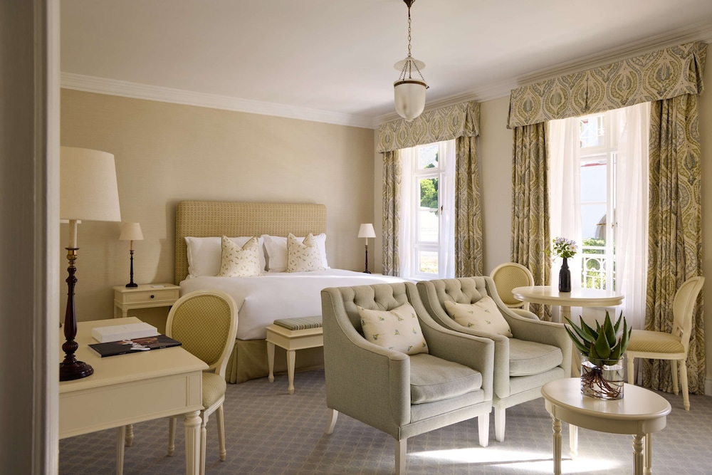 Junior Suite (Deluxe) - Photo 2