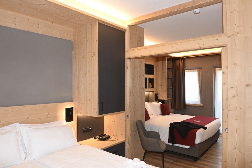 Superior Quadruple Room photo 3