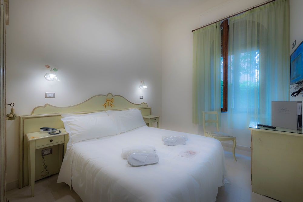 Classic Room, 1 Large Twin Bed, Garden View - Photo 1