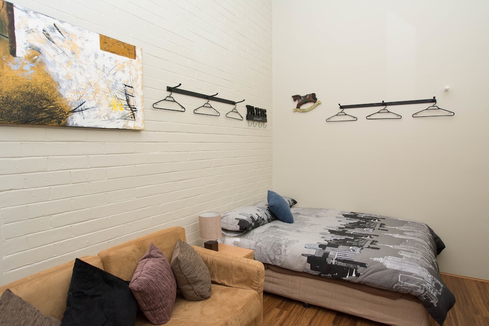 Basic Apartment, 1 Bedroom (Apartment 8) photo 2