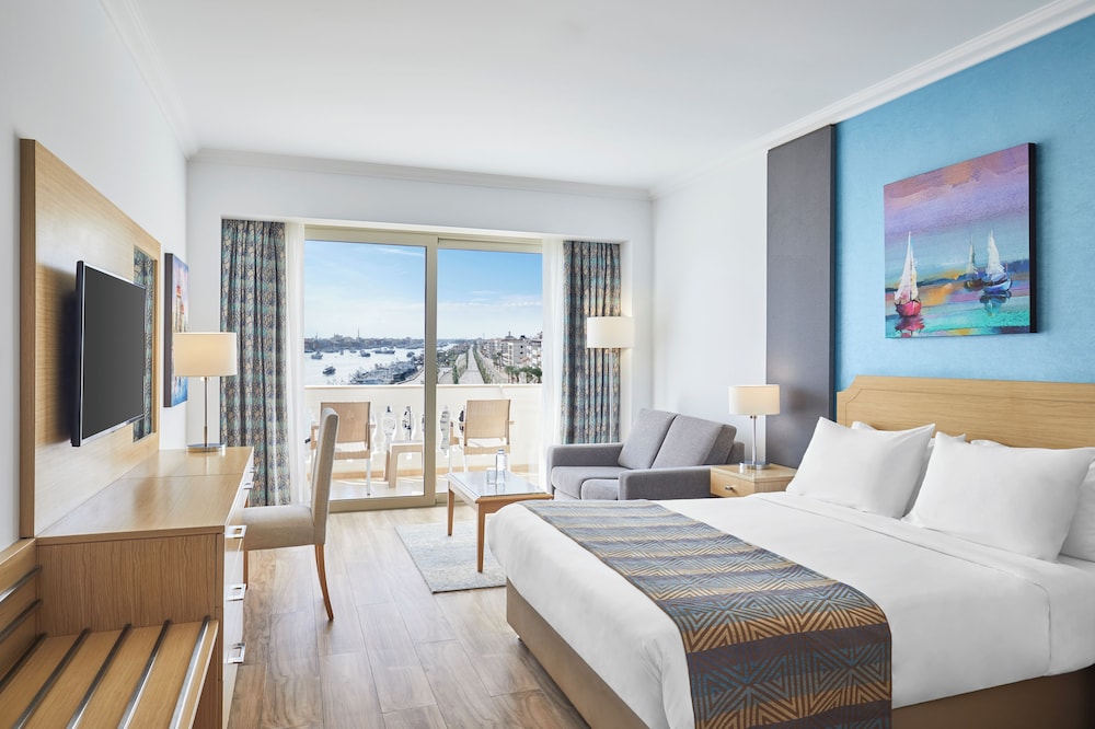 Superior Room, 1 King Bed (Panorama View) - Photo 1