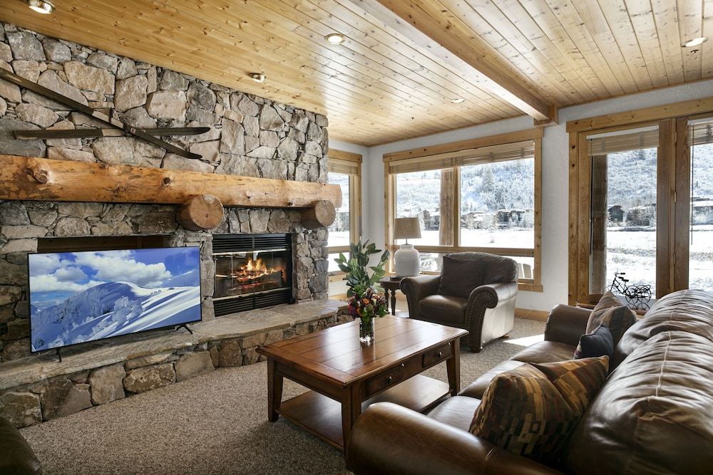 Condo, 3 Bedrooms