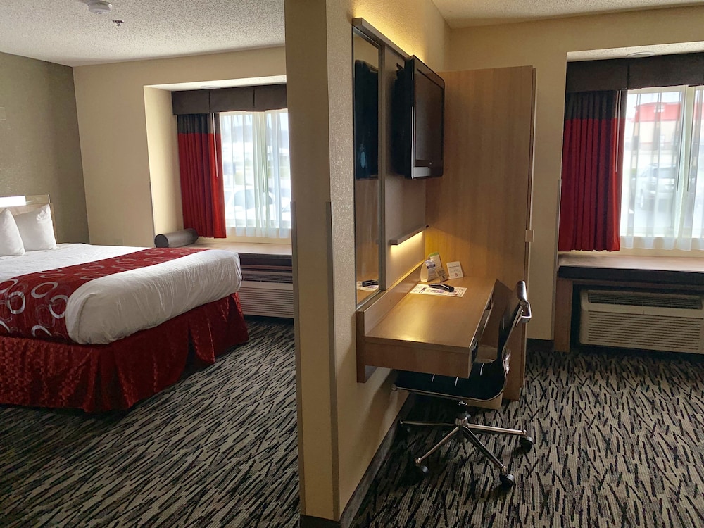 Suite, 2 Queen Beds - Photo 3