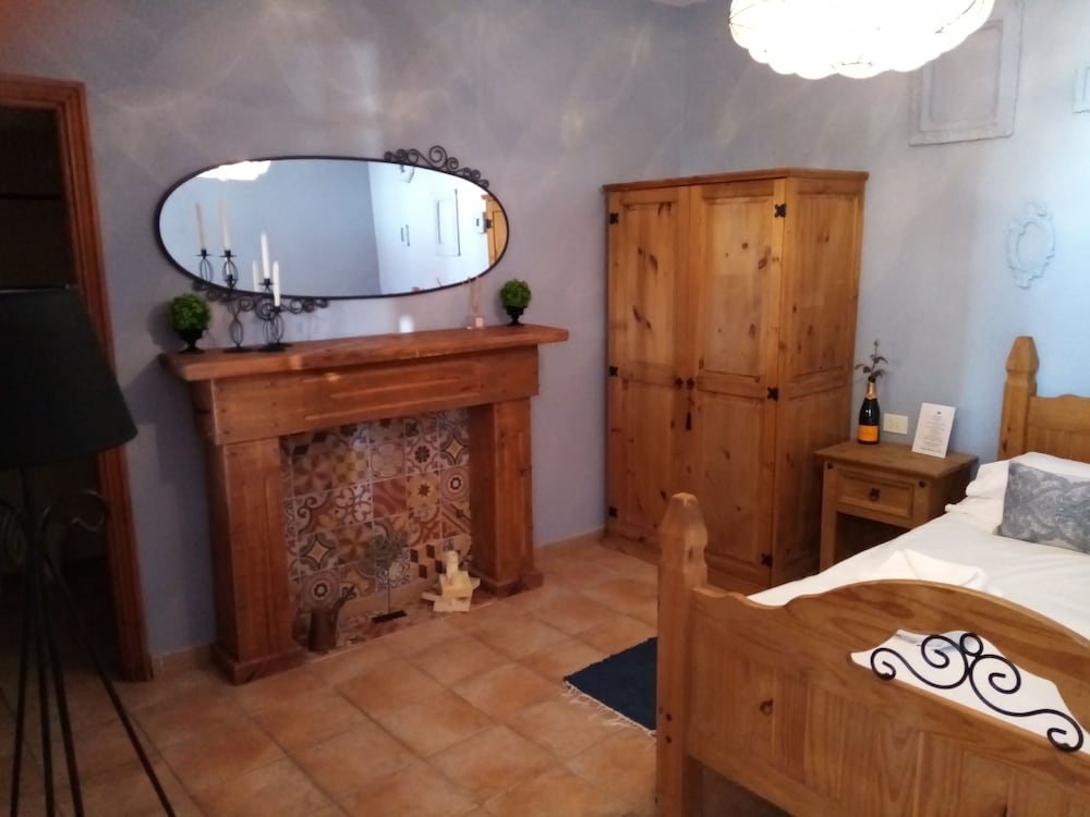 Double Room - Photo 2