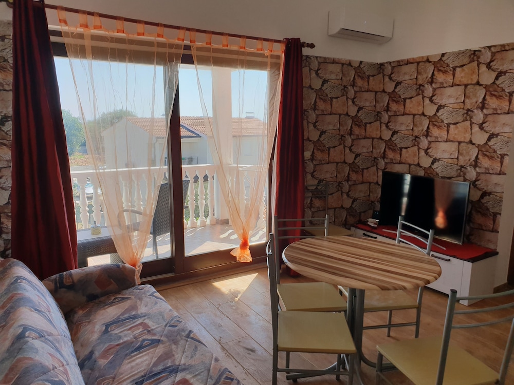 Comfort Apartment (4)