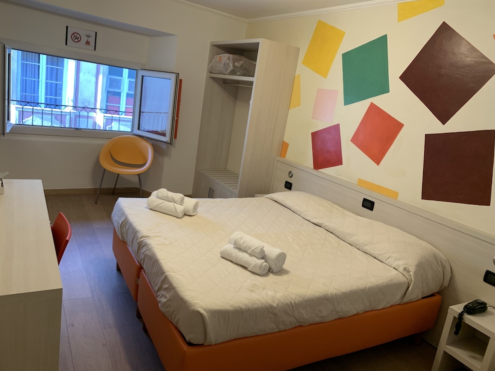 Premium Double or Twin Room - Photo 13