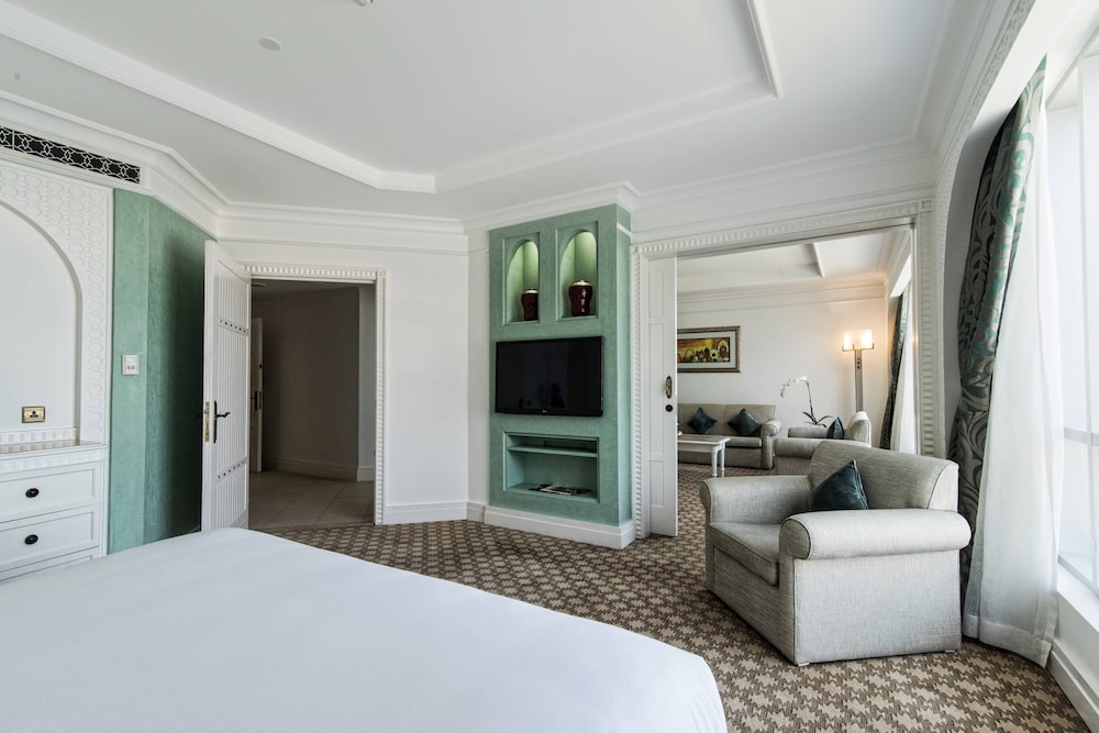 Tower Family Suite - Spacious 1-Bedroom with Partial Sea View and Private Beach Access