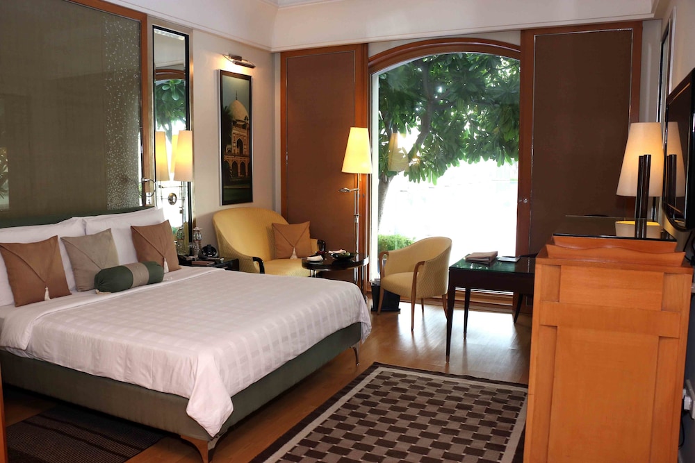 Deluxe Room, Garden View - Photo 2