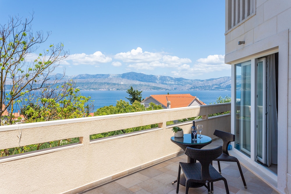 Apartment, 2 Bedrooms, Sea View photo 2