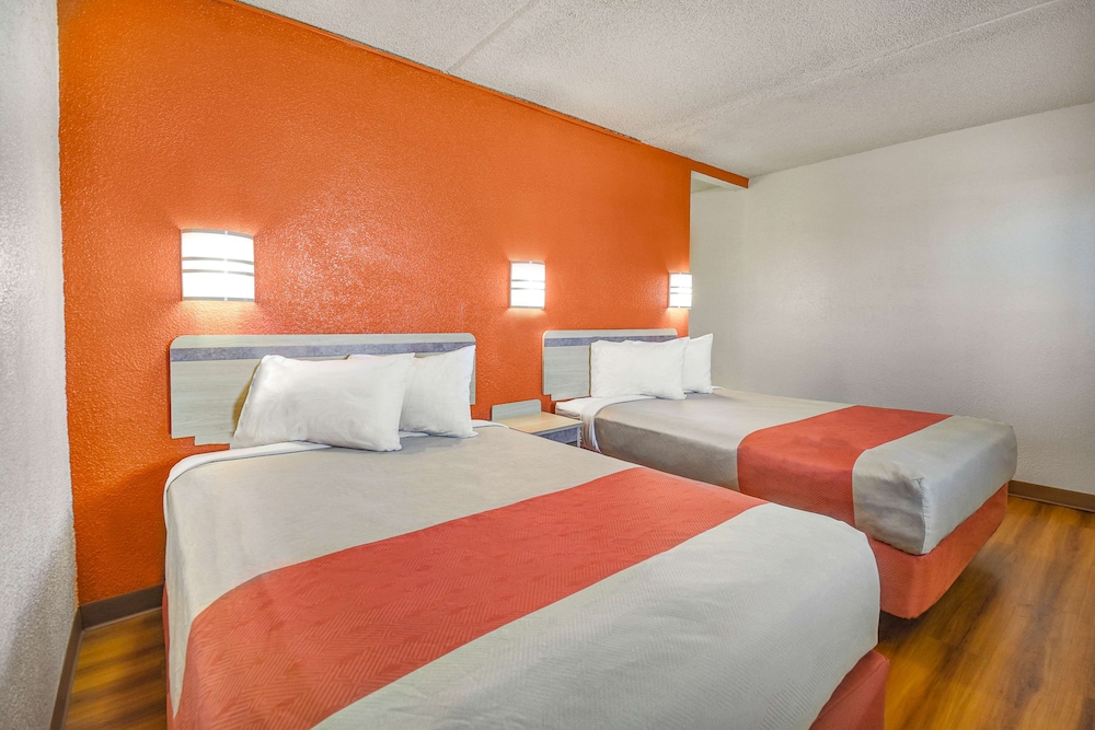 Standard Room, 2 Double Beds, Non Smoking - Photo 6
