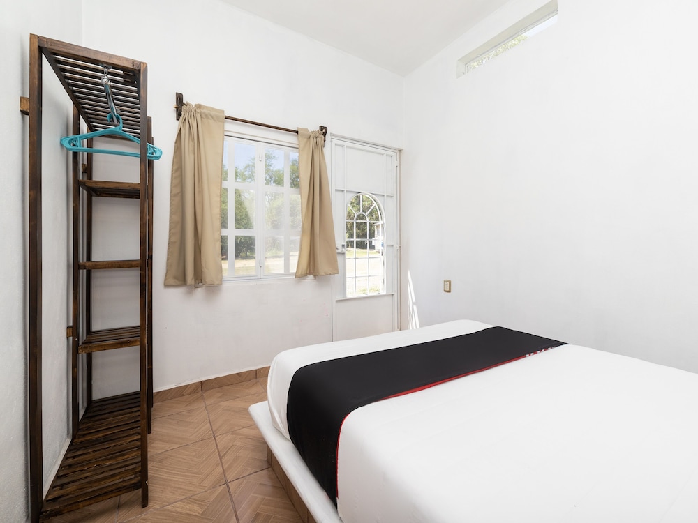 Family Cabin, Multiple Beds photo 3
