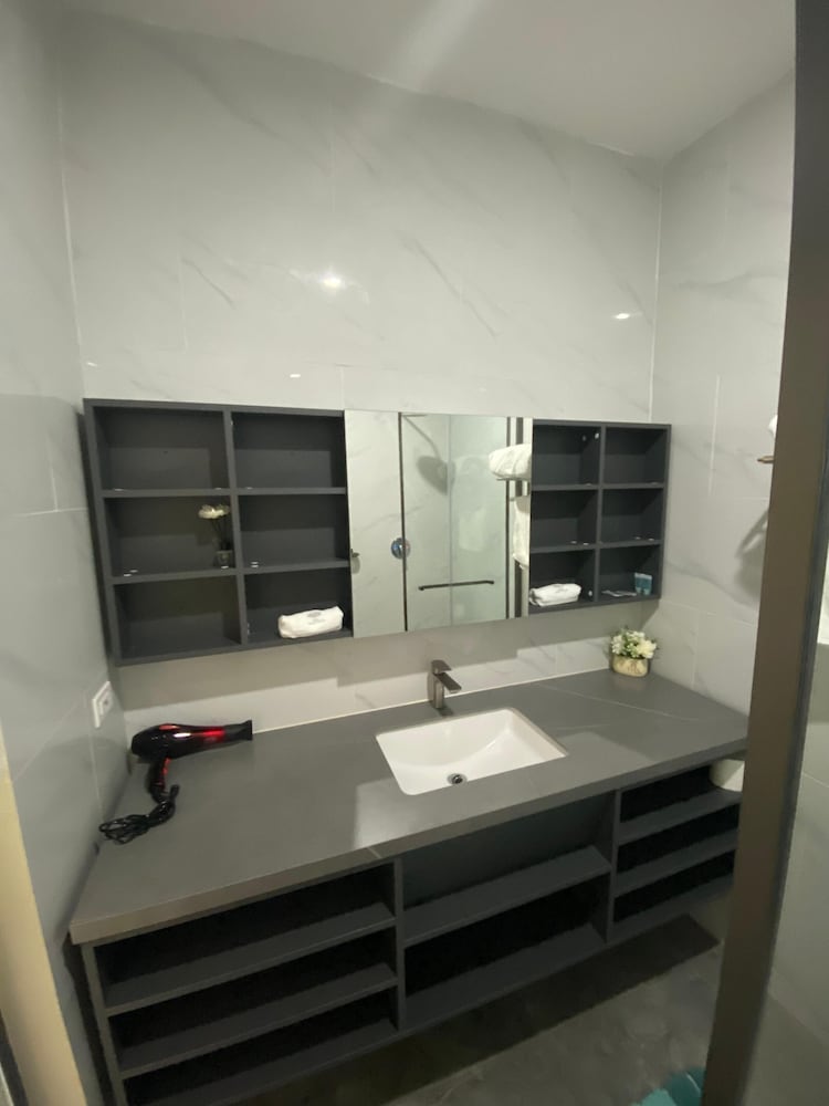 Family Double Room, Balcony, City View photo 2
